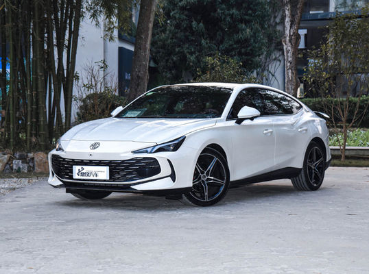 138Kw 1.5T 오토 세단 MG7 고속 가스 및 휘발유 자동차